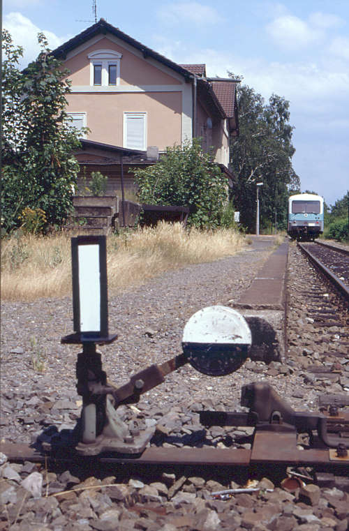 Bahnhof Eisenberg im Mai 1994 (Foto: Archiv ZÖPNV Süd)