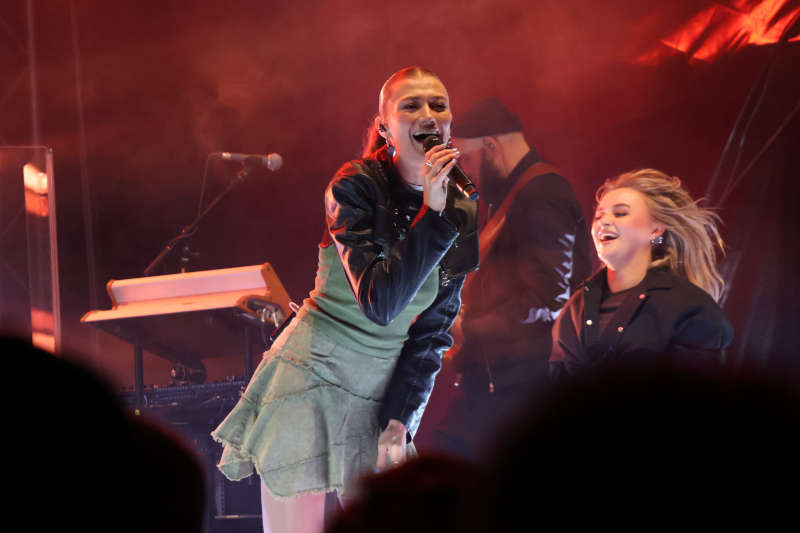 Popstar Leony auf der Bühne beim Landauer Stadtgeburtstag. (Quelle: Stadt Landau)