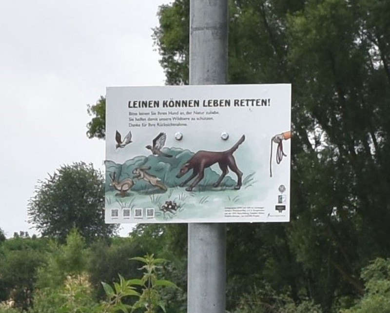 Das Schild (Foto: NVS NaturStiftung Südpfalz)