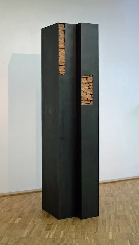200 mal 50 mal 40 Zentimeter: „Säule Nr. 15“ von Madeleine Dietz, 2010 entstanden (Foto: mpk)