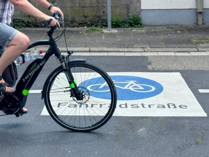 Symbolbild Fahrradstraße (Foto: Holger Knecht)