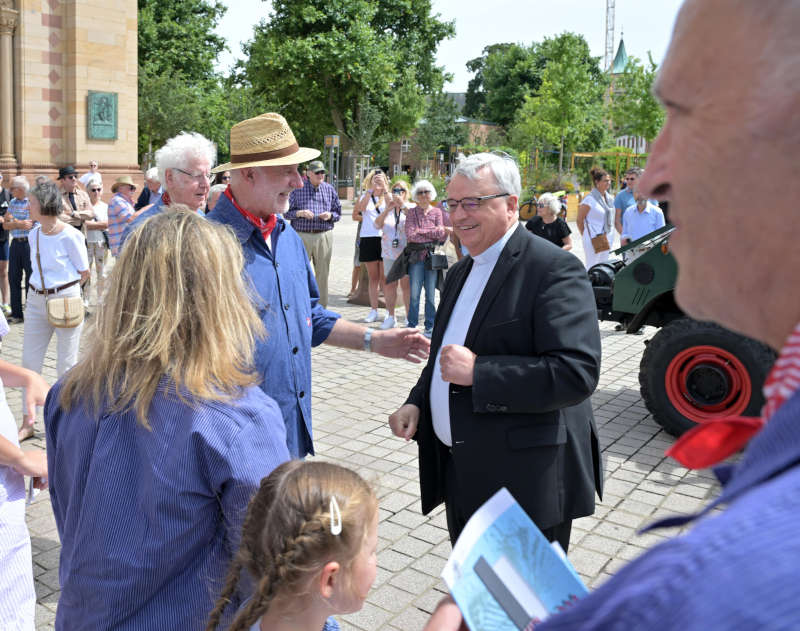 Übergabe des „Weinzehnts“ aus Kirrweiler (Foto: Klaus Landry)