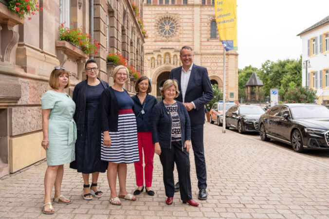 Besuch der SchUM-Stätten (Foto: Staatskanzlei RLP/Dinges)