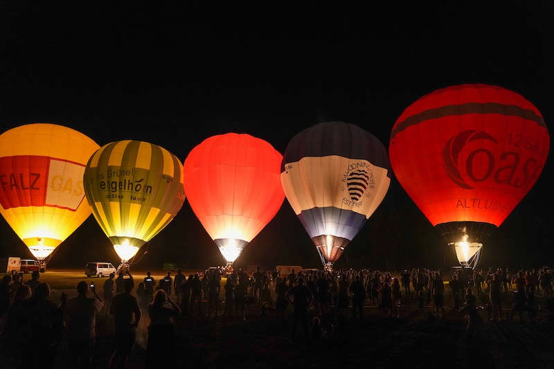 Flugplatzfest Segelflugsportverein Haßloch Ballonglühen (Foto: Holger Knecht)