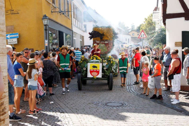 Herbstfest-Umzug (Quelle: Verbandsgemeindeverwaltung Nordpfälzer Land)