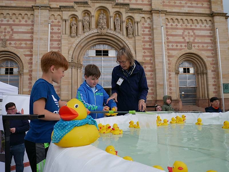 Entenangeln am Domnapf (Foto: Domkapitel Speyer)