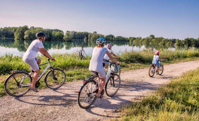 Radtour (Quelle: Südpfalz-Tourismus Landkreis Germersheim e.V., Fotografie Britta Hoff)