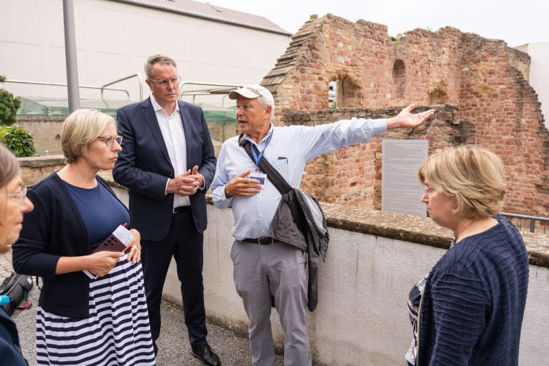 Besuch der SchUM-Stätten (Foto: Staatskanzlei RLP/Dinges)