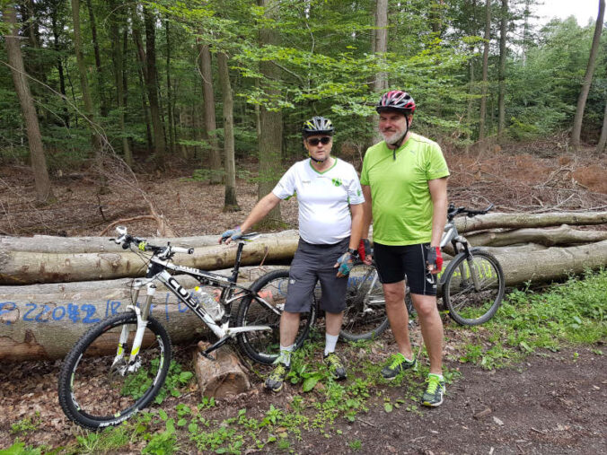 Die Tourguides Dieter Gass und Franz Kern (Foto: Verbandsgemeinde Winnweiler)