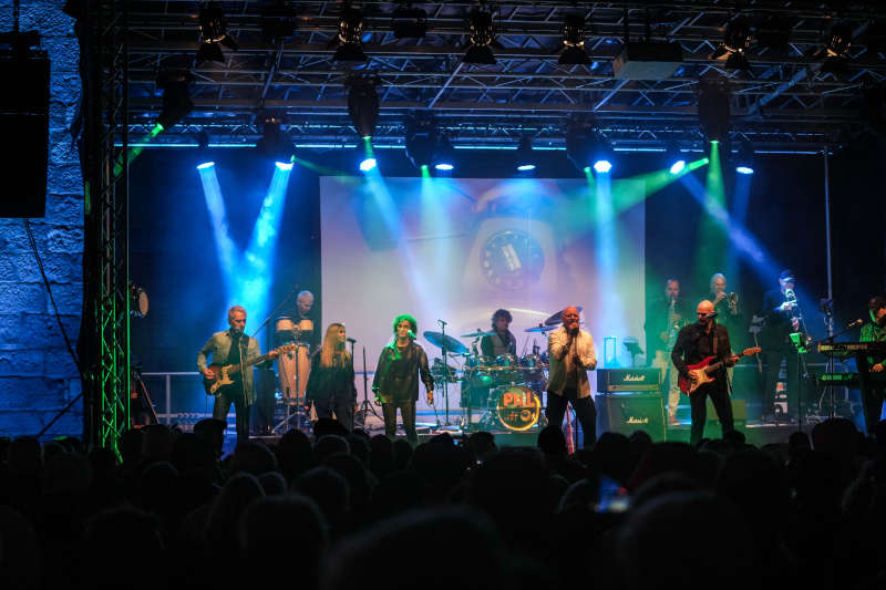 Die Band PHIL auf der Marktplatzbühne (Foto: Holger Knecht)