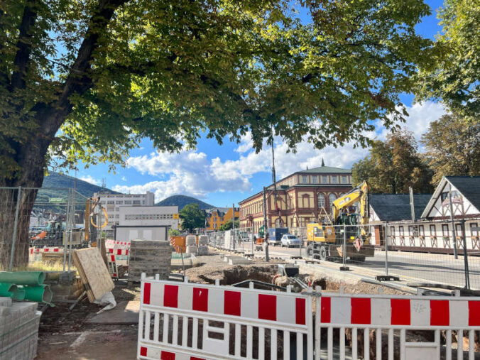 Bahnhofsvorplatz (Foto: Stadtmarketing Neustadt)