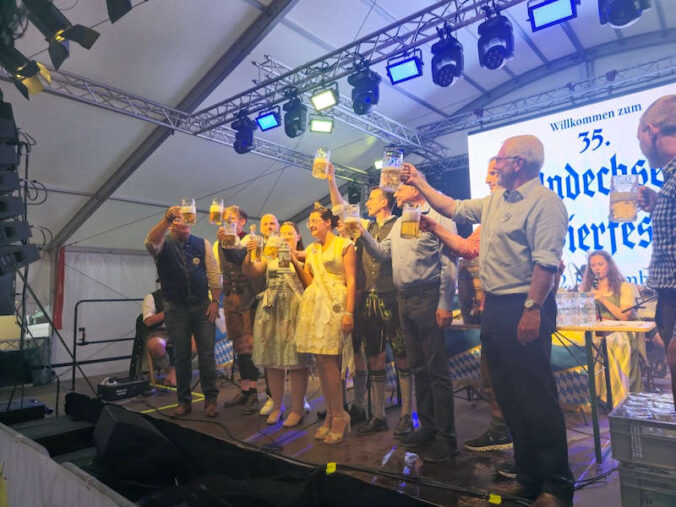 Fassanstich beim Andechser Bierfest 2024 (Foto: Gemeindeverwaltung Haßloch)