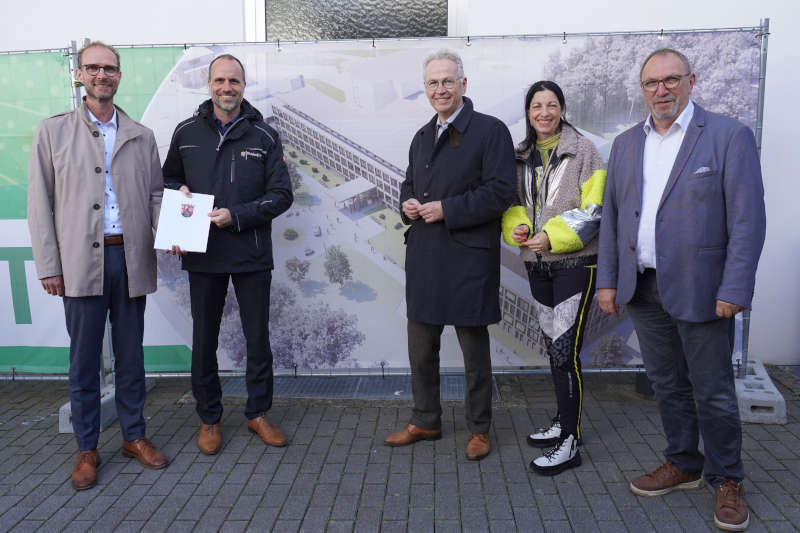 v.l.: Thorsten Hemmer, Clemens Hoch, Rainer Guth, Anja Pfeiffer und Otto Rubly (Foto: Westpfalz-Klinikum)