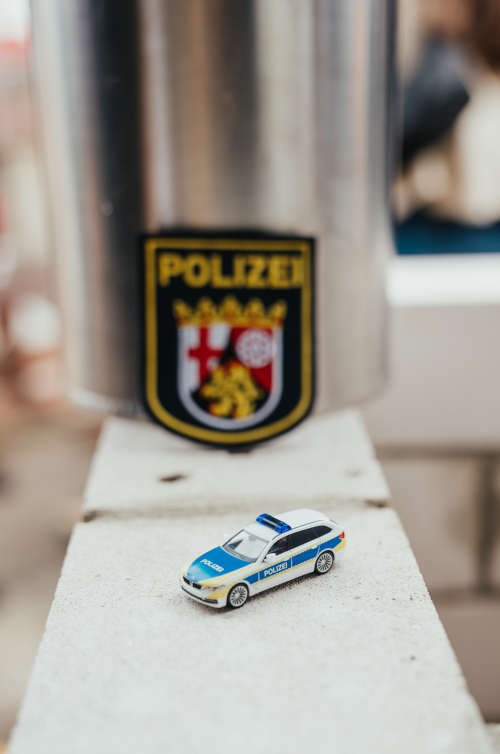 Miniaturpolizeiauto (Foto: Polizei RLP)