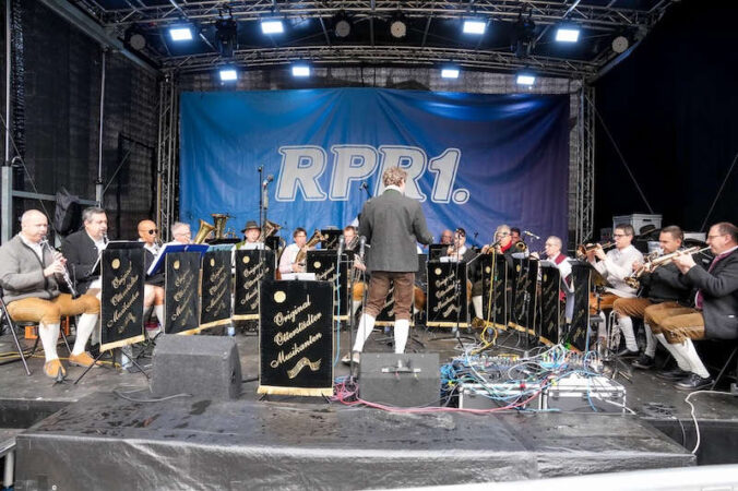 Die Original Otterstädter Musikanten auf der Haiselscherbühne (Foto: Holger Knecht)