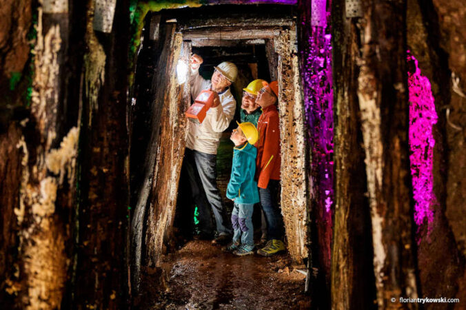 Das illuminierte Besucherbergwerk Grube Maria (Foto: Donnersberg-Touristik-Verband e.V., Florian Trykowski)