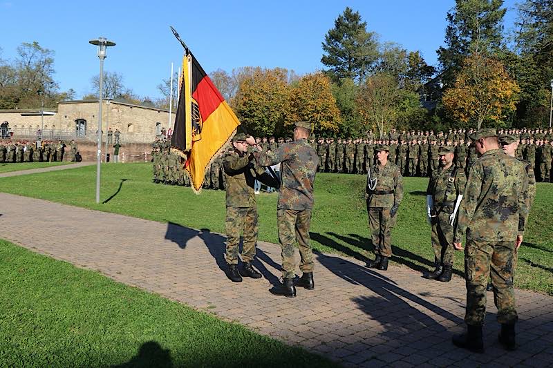 Übertragung der Kommandogewalt (Foto: Bundeswehr/Stabsfeldwebel Frank Wiedemann)