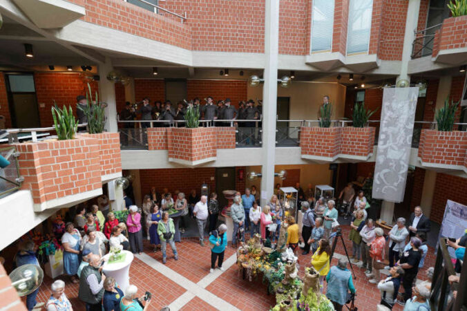 Die Jagdhornbläsergruppe bei der Eröffnung einer Kunstausstellung im Sommer im Kreishaus. (Foto: KV SÜW)