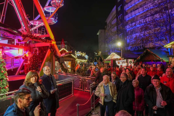 Eröffnung des Weihnachtsmarktes auf dem Berliner Platz (Foto: Holger Knecht)