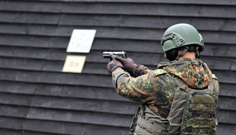 Pistolenschießen (Foto: Bundeswehr/Frank Wiedemann)