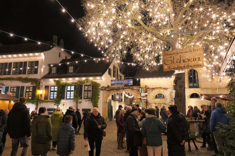 Deidesheimer Advent: Glühwein (Foto: Tourist Service Deidesheim)