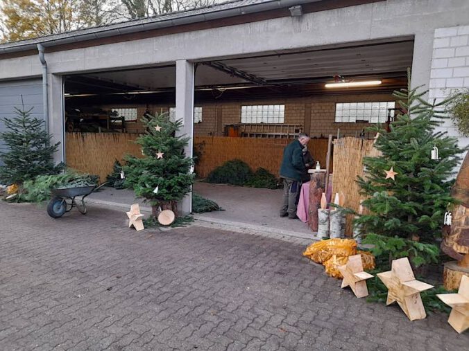 Schmuckreisigverkauf (Foto: Gemeindeverwaltung Haßloch)