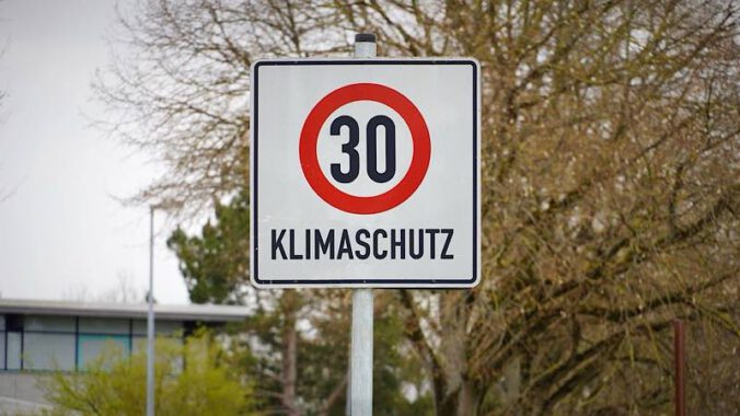 Symbolbild Klimaschutz (Foto: Pixabay/ClimateWarrior)