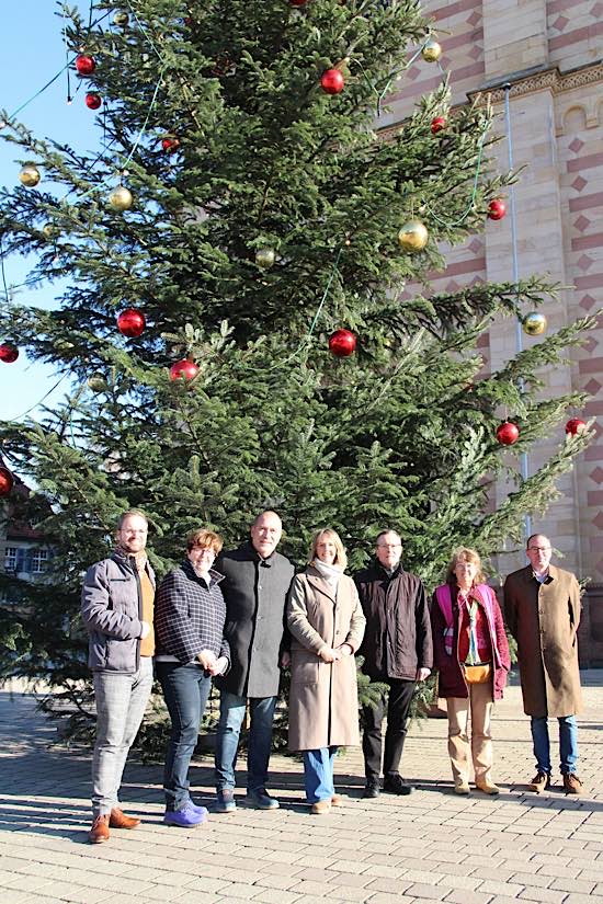 v.l.: Mario Daum, Bürgermeisterin Monika Kabs, Jürgen Siewerth, Silke Bender, Beigeordnete Irmgard Münch-Weinmann, Benedikt Eberhard (Foto: Stadt Speyer)