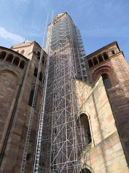 Gerüst am Nordostturm (Quelle: Domkapitel Speyer, Foto: Hedwig Drabik)