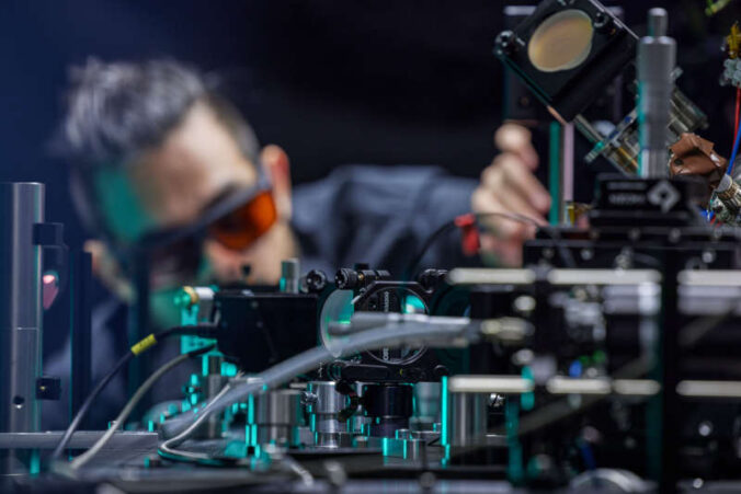 Physikforschung an der RPTU (Foto: RPTU/Hans-Georg Merkel)