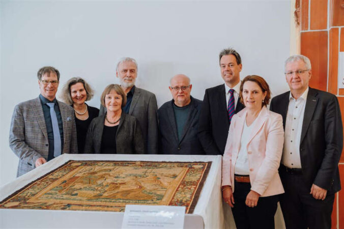 Dr. Martin Hoernes, Dr. Maria Lucia Weigel, Prof. em. Dr. Birgitt Borkopp-Restle, Kulturstaatssekretär Jürgen Hardeck, Dr. Hanns Hubach, Oberbürgermeister Dr. Nicolas Meyer, Dr. Katja Terlau (Foto: Aljosha Wohlgemuth)